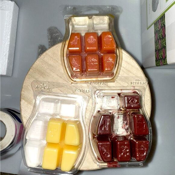 SCENTSY WAX WARMERS SET OF 3 PARTIALLY USED - Picture 1 of 4